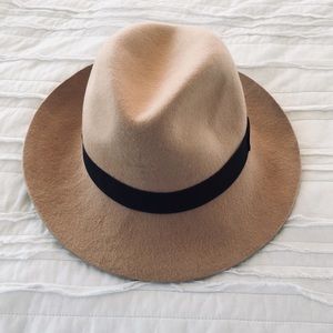 The Hatter Company felt hat